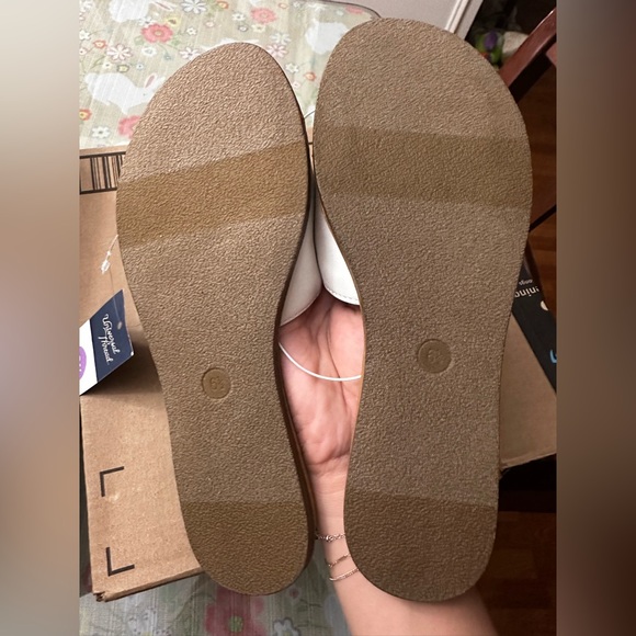 Universal Thread Sandal - Picture 3 of 4